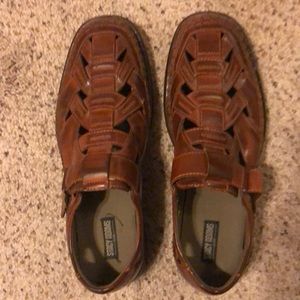 Brown Stacy Adams men’s sandals